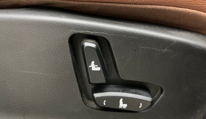 2021 MG HECTOR PLUS SHARP 1.5 PETROL TURBO CVT 6-STR, Petrol, Automatic, 85,694 km, Driver Side Adjustment Panel