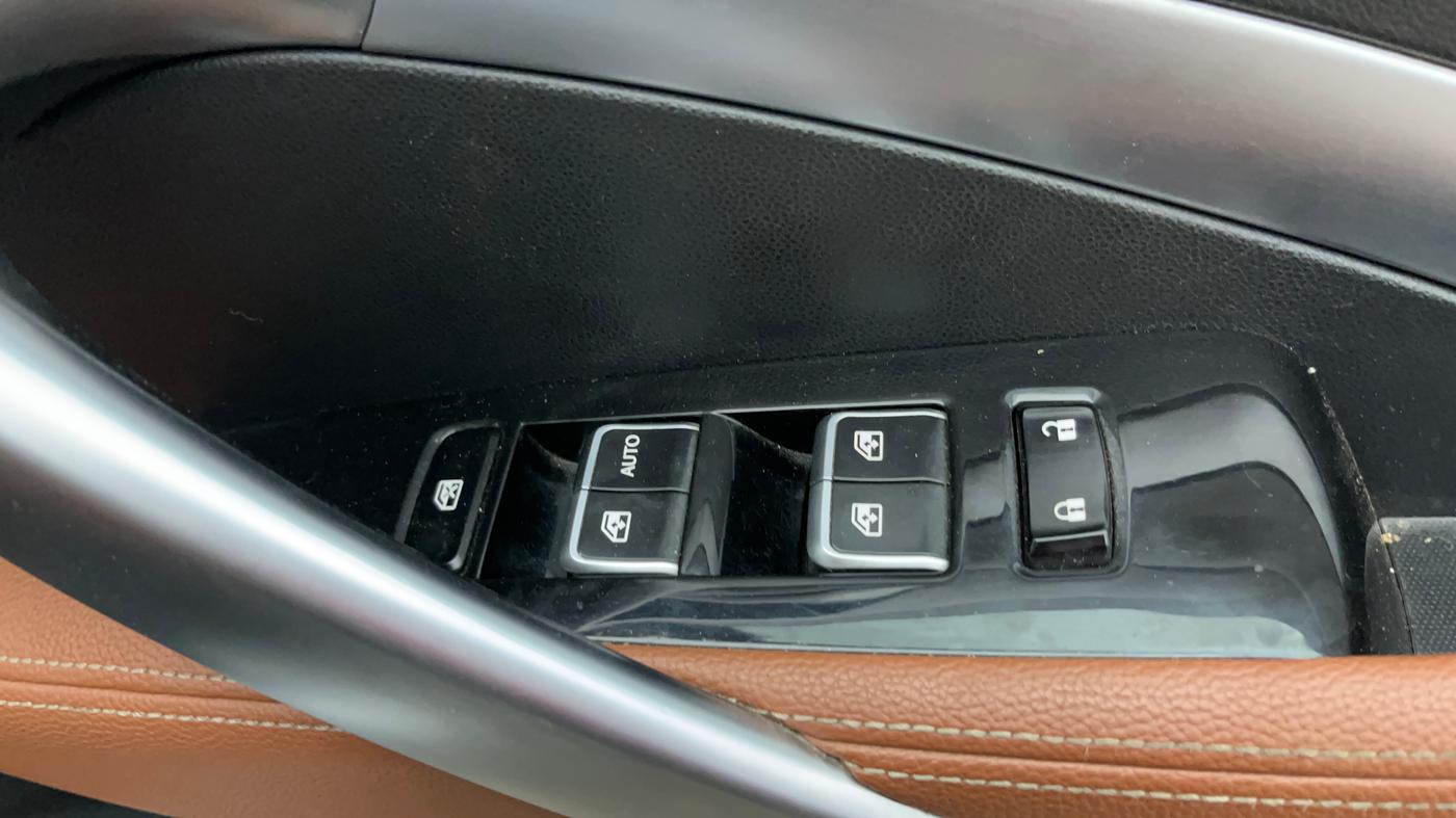 2021 MG HECTOR PLUS SHARP 1.5 PETROL TURBO CVT 6-STR, Petrol, Automatic, 85,694 km, Driver Side Door Panels Control