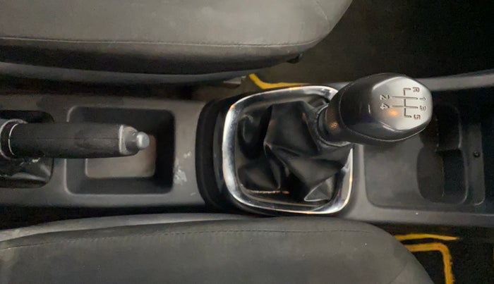 2016 Renault Kwid RXT 0.8, Petrol, Manual, 57,128 km, Gear Lever