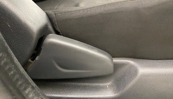 2016 Renault Kwid RXT 0.8, Petrol, Manual, 57,128 km, Driver Side Adjustment Panel