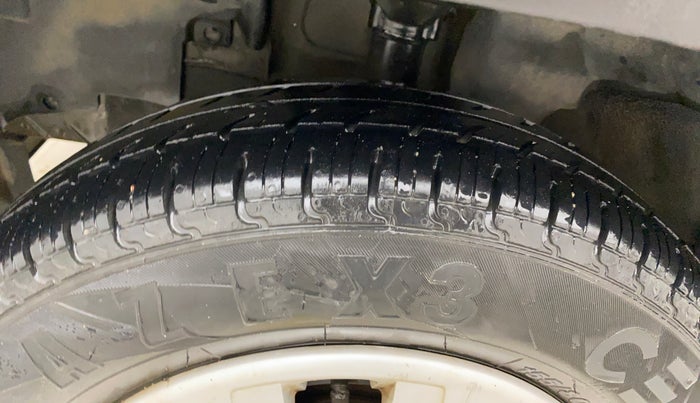 2016 Renault Kwid RXT 0.8, Petrol, Manual, 57,128 km, Left Front Tyre Tread