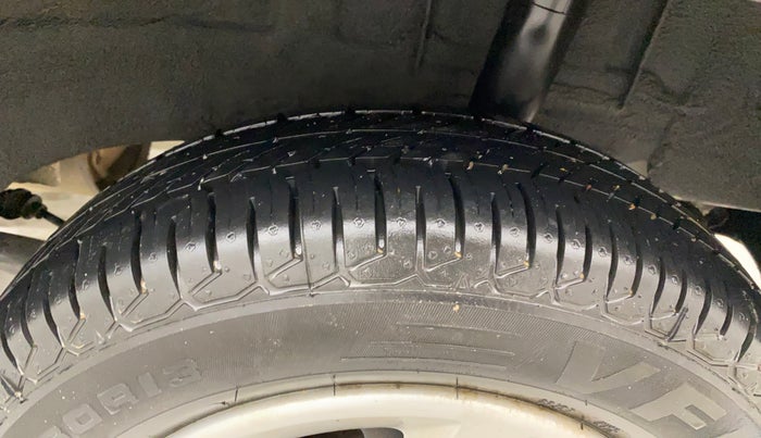2016 Renault Kwid RXT 0.8, Petrol, Manual, 57,128 km, Left Rear Tyre Tread