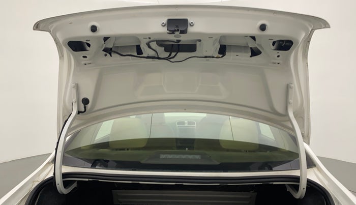 2016 Volkswagen Vento HIGHLINE PETROL AT, Petrol, Automatic, 73,736 km, Boot Door Open