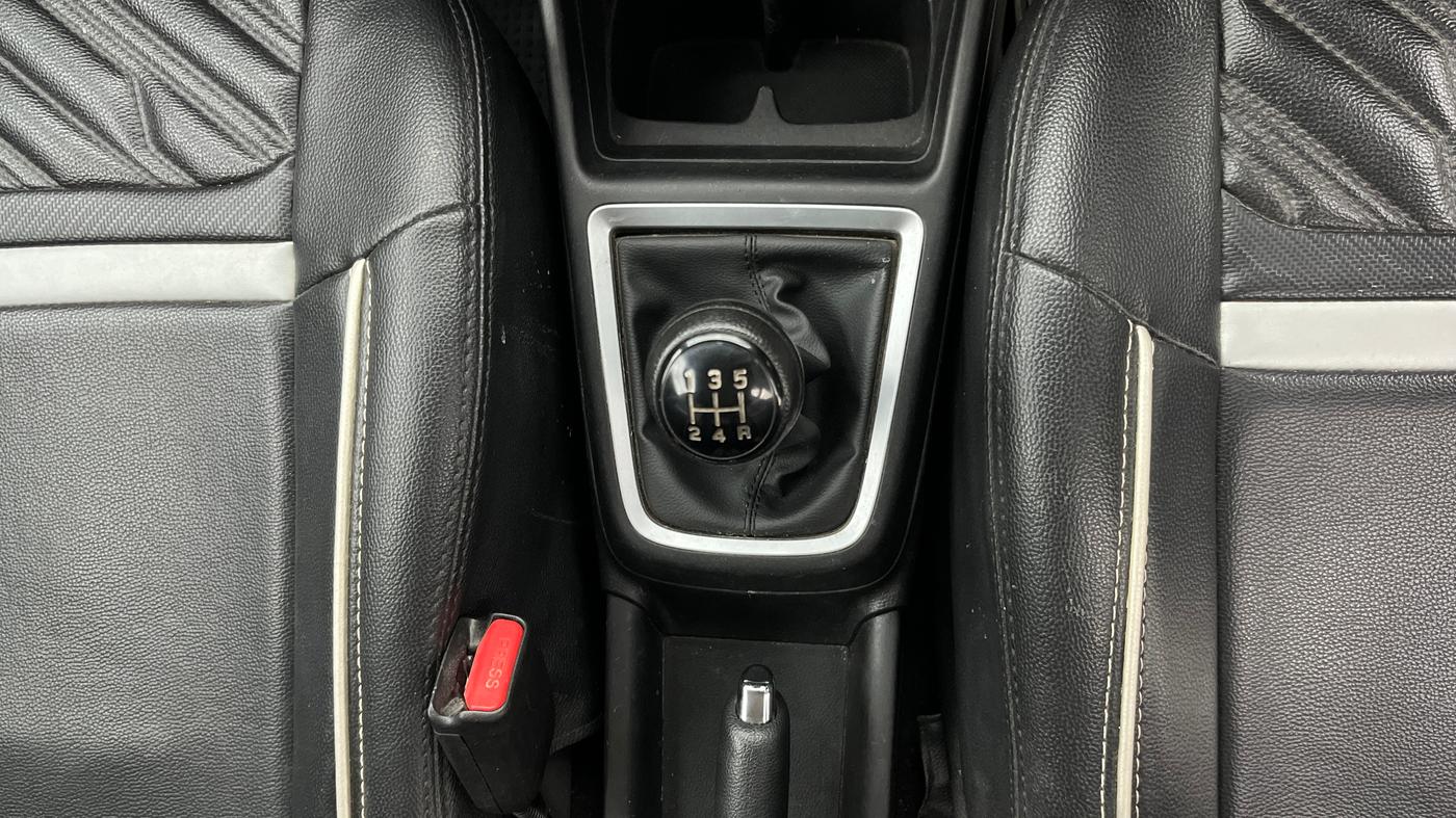 2023 Maruti Swift ZXI PLUS, Petrol, Manual, 36,877 km, Gear Lever