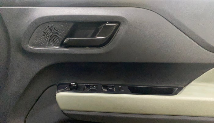 2024 Tata PUNCH ADVENTURE MT CNG , CNG, Manual, 92,619 km, Driver Side Door Panels Control