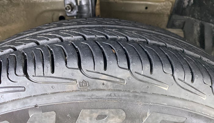 2014 Maruti Swift VXI, Petrol, Manual, 46,247 km, Right Front Tyre Tread