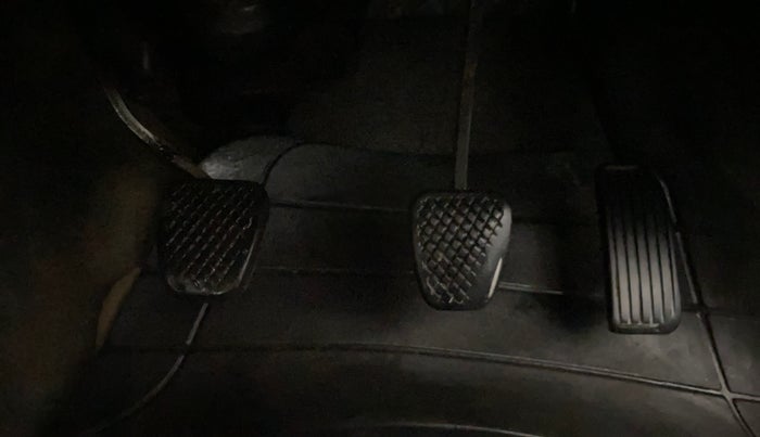 2014 Honda Amaze 1.2L I-VTEC S, Petrol, Manual, 1,36,754 km, Pedals