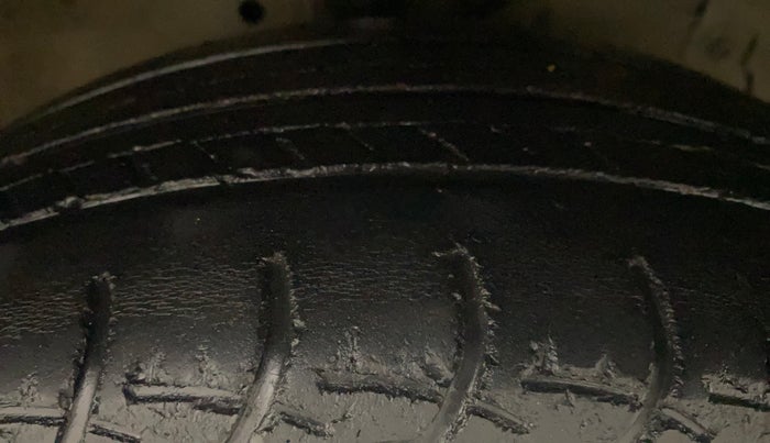 2017 Maruti Ciaz ZXI, Petrol, Manual, 76,249 km, Right Front Tyre Tread