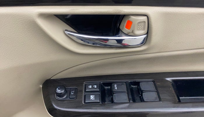 2017 Maruti Ciaz ZXI, Petrol, Manual, 76,249 km, Driver Side Door Panels Control