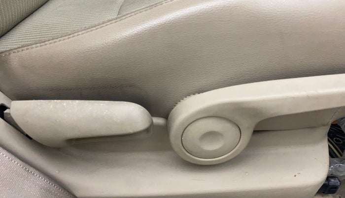 2017 Maruti Ciaz ZXI, Petrol, Manual, 76,249 km, Driver Side Adjustment Panel