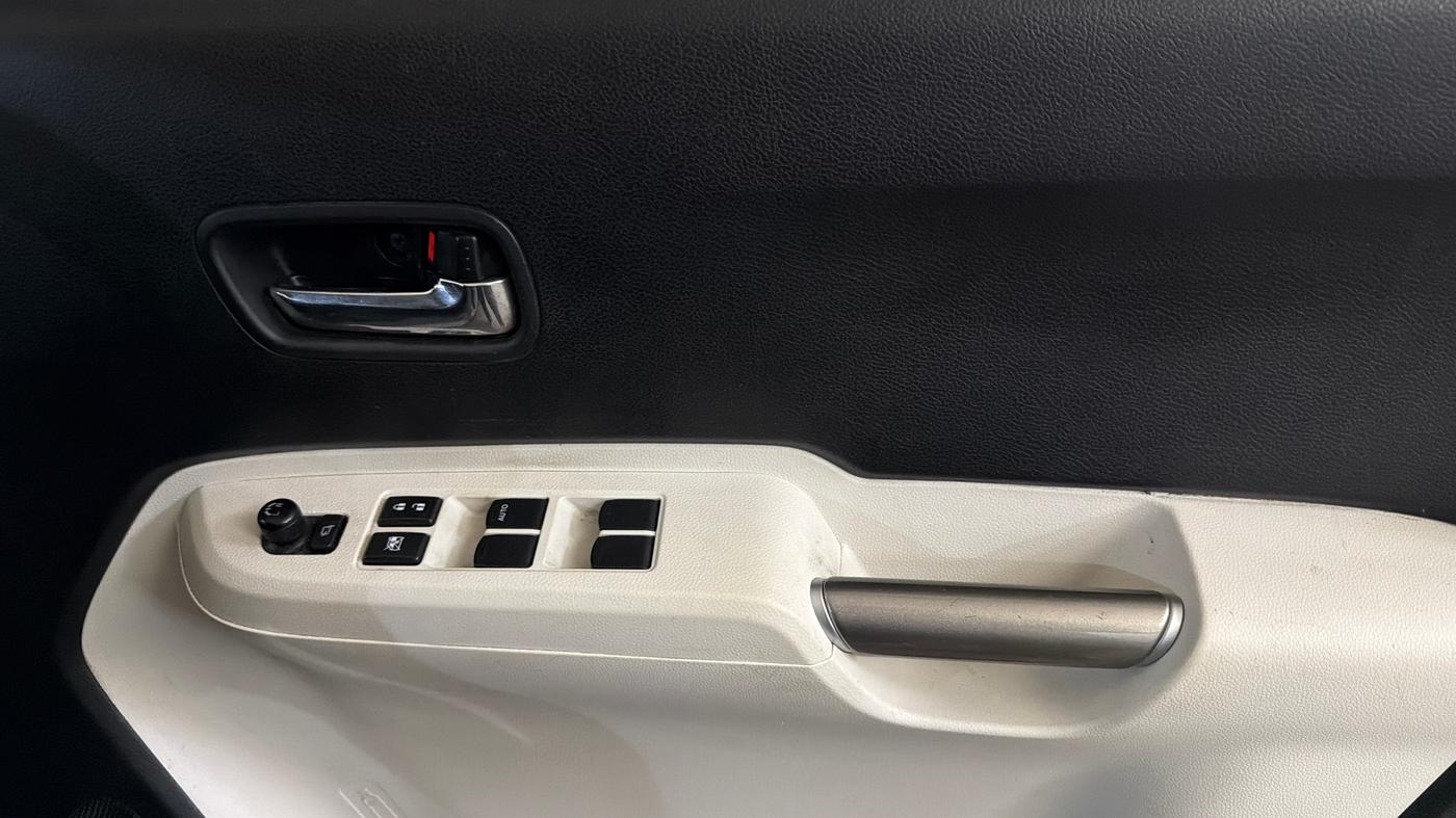 2020 Maruti IGNIS ZETA 1.2 AMT, Petrol, Automatic, 85,980 km, Driver Side Door Panels Control