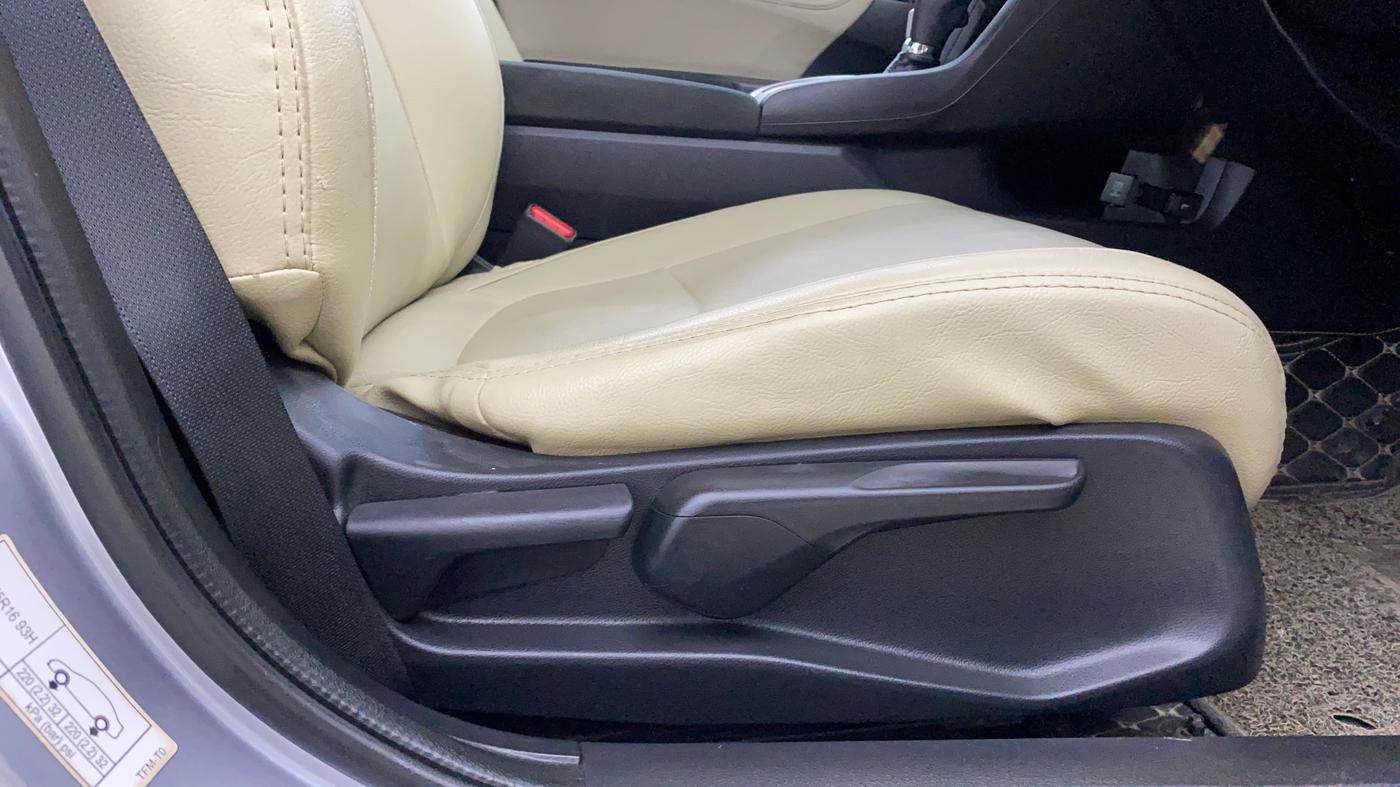2020 Honda Civic 1.8L I-VTEC V CVT, Petrol, Automatic, 1,06,043 km, Driver Side Adjustment Panel