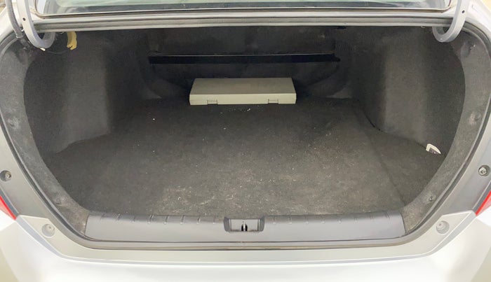 2020 Honda Civic 1.8L I-VTEC V CVT, Petrol, Automatic, 1,04,898 km, Boot Inside