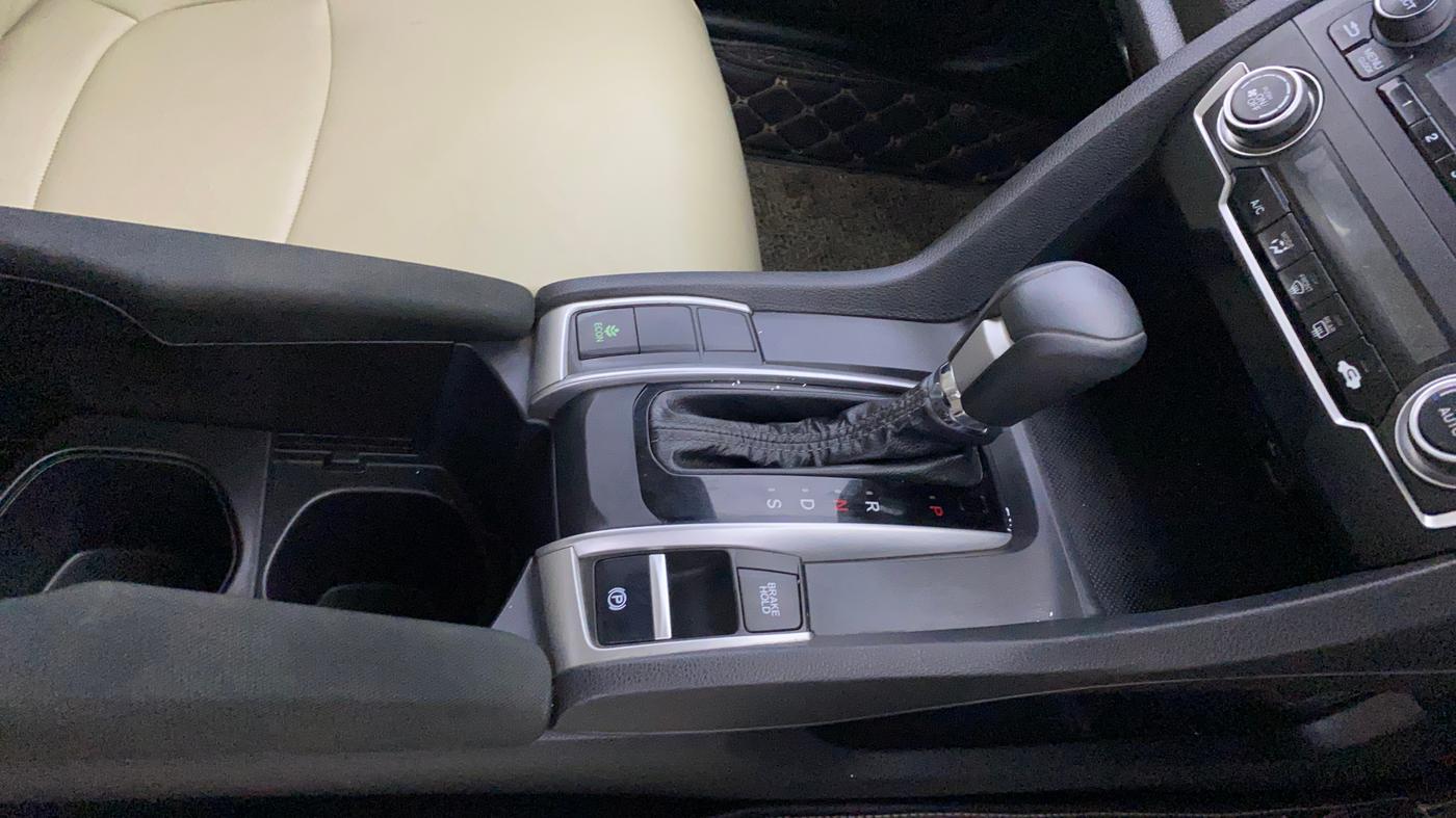 2020 Honda Civic 1.8L I-VTEC V CVT, Petrol, Automatic, 1,06,043 km, Gear Lever