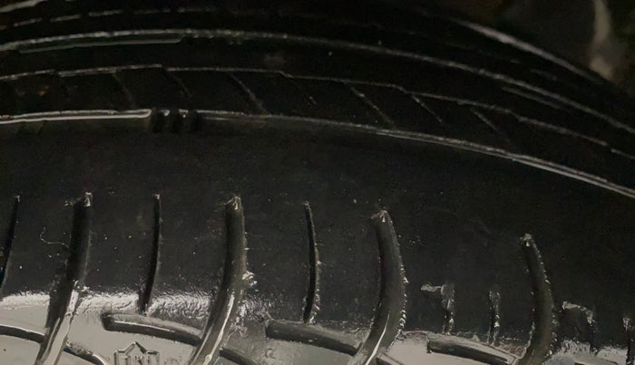 2018 Hyundai Elite i20 ASTA 1.2, Petrol, Manual, 24,455 km, Right Front Tyre Tread