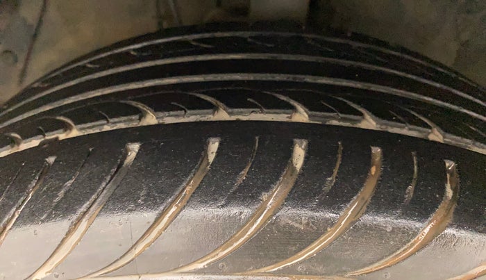 2013 Hyundai i20 ASTA 1.2, Petrol, Manual, 21,809 km, Left Front Tyre Tread