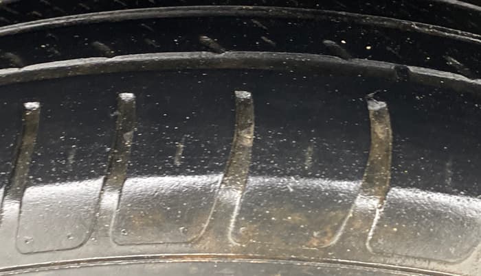 2022 Maruti Swift VXI, Petrol, Manual, 40,042 km, Right Rear Tyre Tread