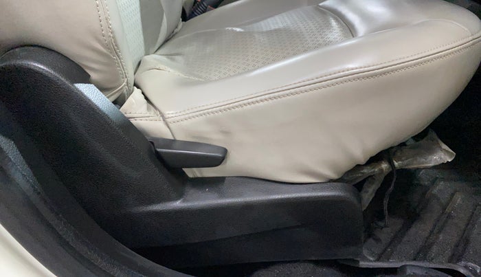 2021 Renault Duster RXZ 1.5 PETROL MT, Petrol, Manual, 56,435 km, Driver Side Adjustment Panel