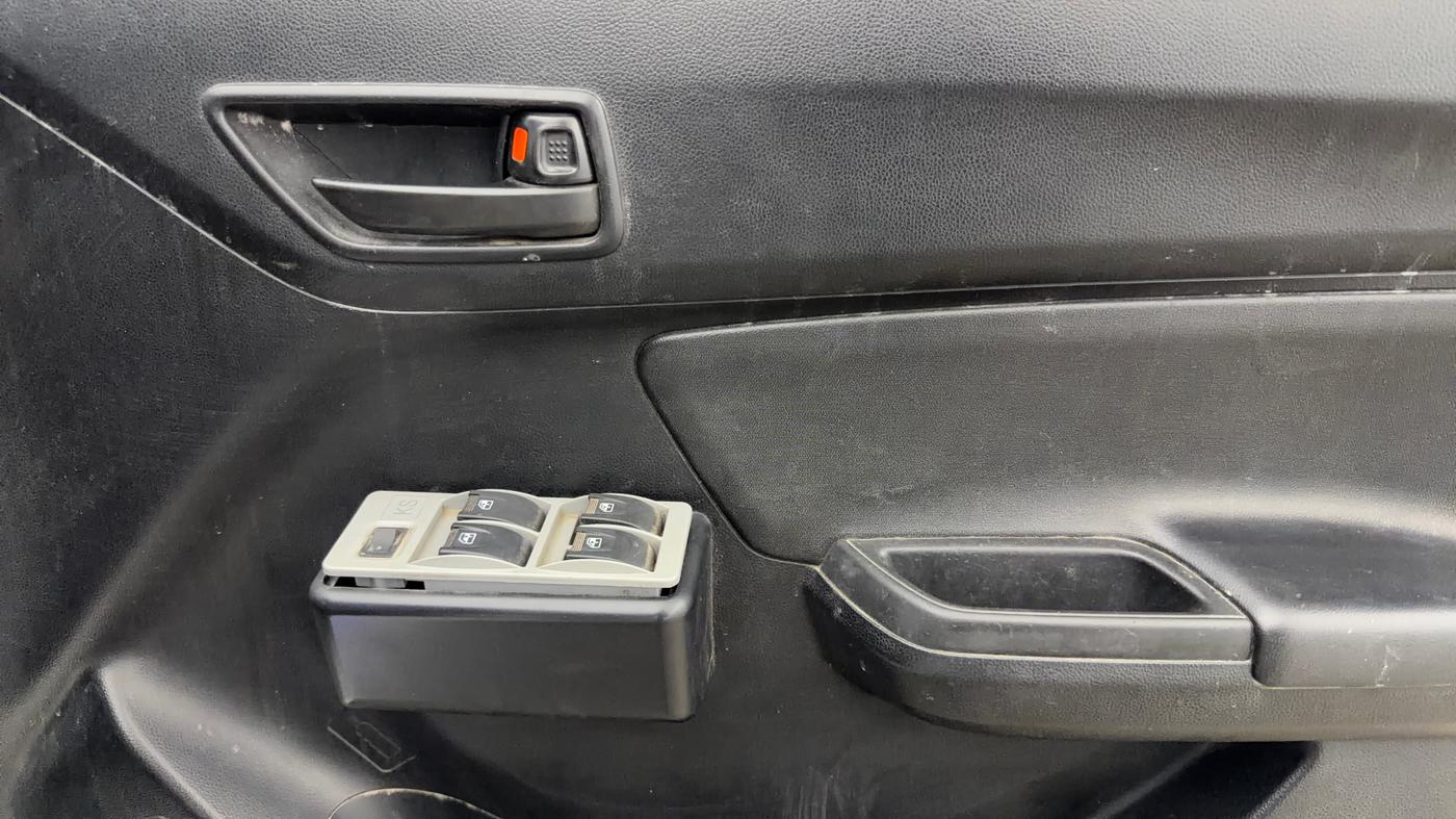 2020 Maruti Swift LXI, Petrol, Manual, 50,433 km, Driver Side Door Panels Control