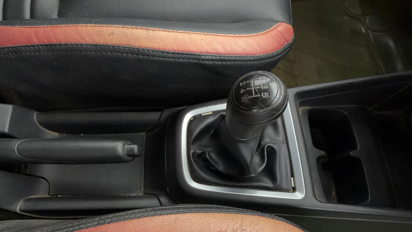 2020 Maruti Swift LXI, Petrol, Manual, 50,433 km, Gear Lever