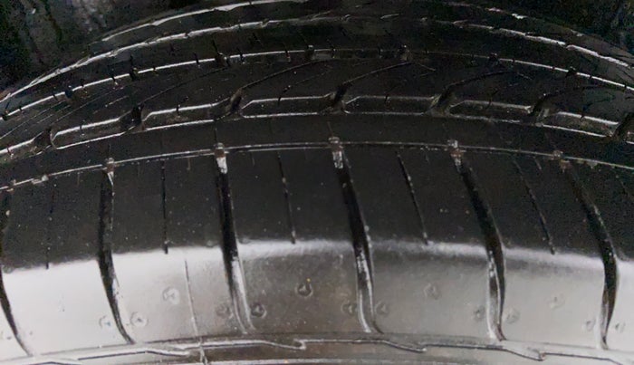 2019 MG HECTOR SHARP DCT PETROL, Petrol, Automatic, 7,432 km, Right Rear Tyre Tread