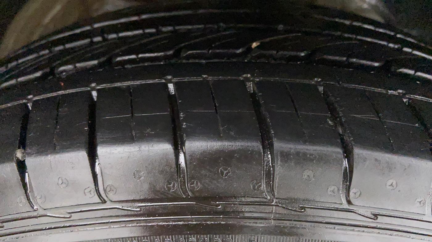 2019 MG HECTOR SHARP DCT PETROL, Petrol, Automatic, 7,432 km, Right Front Tyre Tread