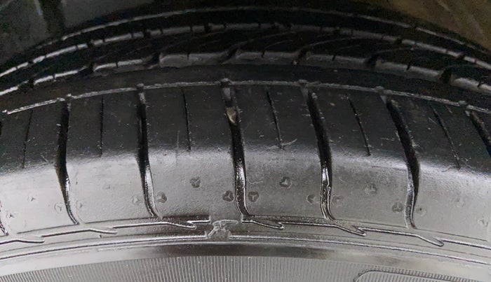 2019 MG HECTOR SHARP DCT PETROL, Petrol, Automatic, 7,432 km, Left Front Tyre Tread