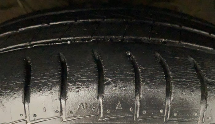 2019 Hyundai NEW SANTRO SPORTZ CNG, CNG, Manual, 37,087 km, Right Front Tyre Tread