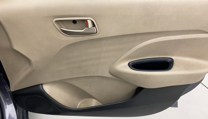 2019 Hyundai NEW SANTRO SPORTZ CNG, CNG, Manual, 37,087 km, Driver Side Door Panels Control