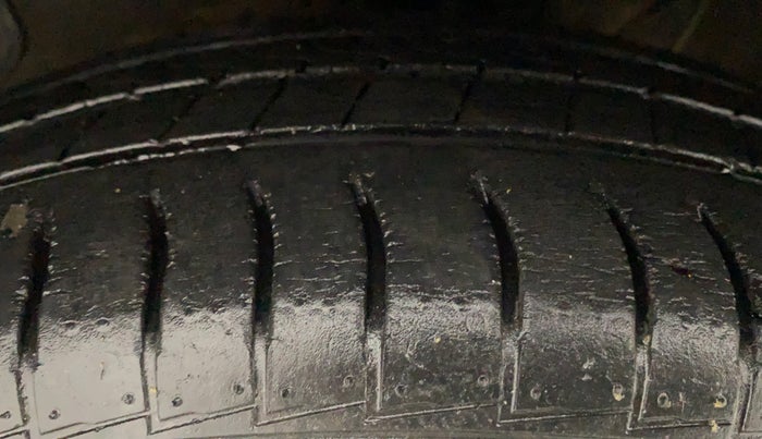 2019 Hyundai NEW SANTRO SPORTZ CNG, CNG, Manual, 37,087 km, Left Front Tyre Tread