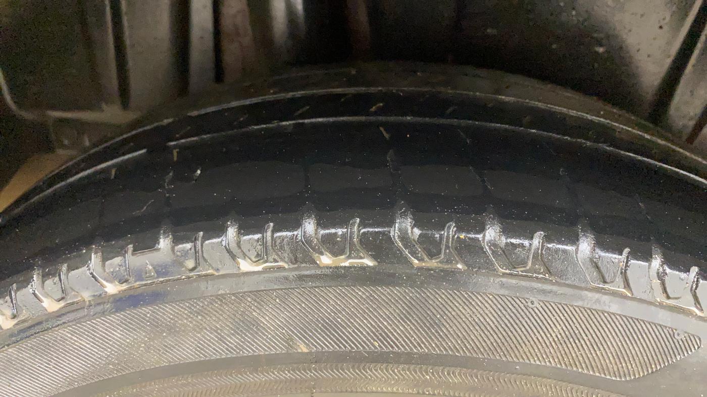 2023 Maruti Ertiga ZXI (O) CNG, CNG, Manual, 80,552 km, Right Rear Tyre Tread