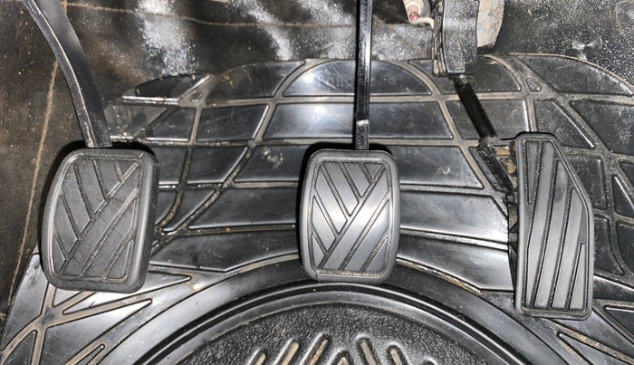 2023 Maruti Ertiga ZXI (O) CNG, CNG, Manual, 80,424 km, Pedals