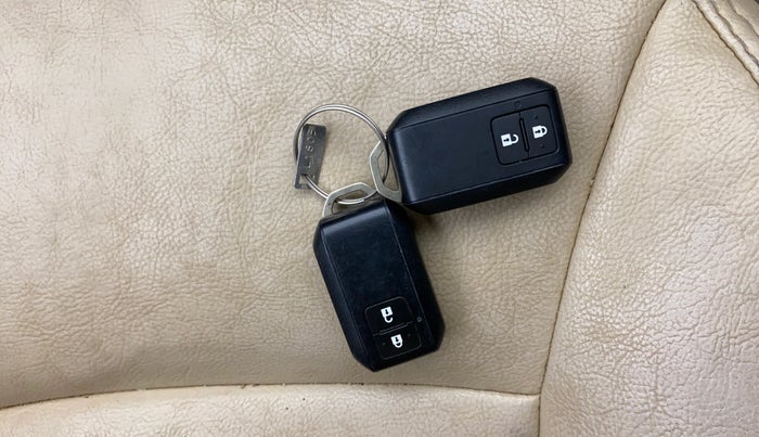 2023 Maruti Ertiga ZXI (O) CNG, CNG, Manual, 80,424 km, Key Close Up