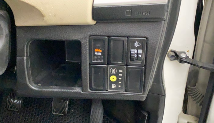 2017 Maruti Wagon R 1.0 LXI CNG, CNG, Manual, 71,906 km, Dashboard - Headlight height adjustment not working