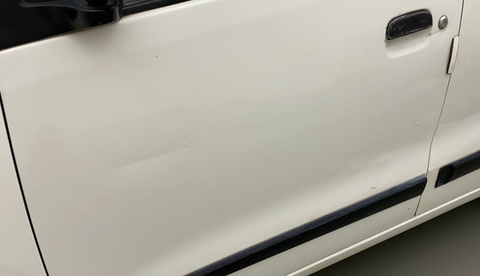 2017 Maruti Wagon R 1.0 LXI CNG, CNG, Manual, 71,906 km, Front passenger door - Slightly dented