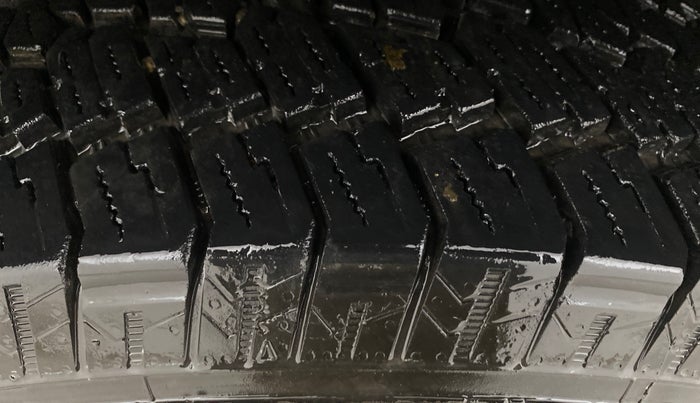 2023 Mahindra Thar LX HT PETROL 4WD MT, Petrol, Manual, 25,666 km, Left Front Tyre Tread