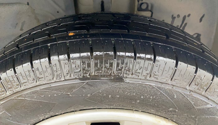 2018 Renault Kwid RXT 0.8 (O), Petrol, Manual, 34,534 km, Right Front Tyre Tread