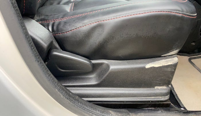 2018 Renault Kwid RXT 0.8 (O), Petrol, Manual, 34,534 km, Driver Side Adjustment Panel