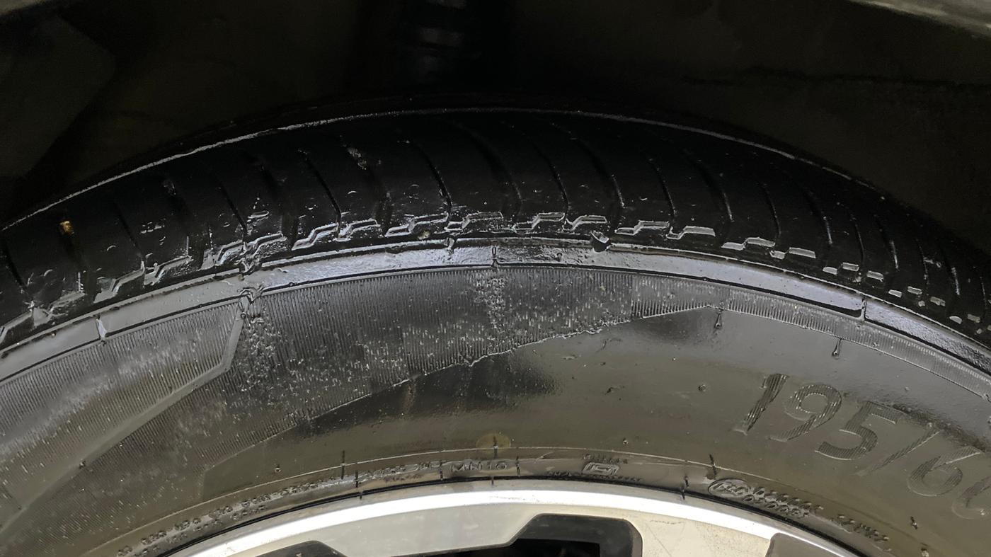 2017 Honda WR-V 1.2L I-VTEC VX MT, CNG, Manual, 85,750 km, Right Rear Tyre Tread