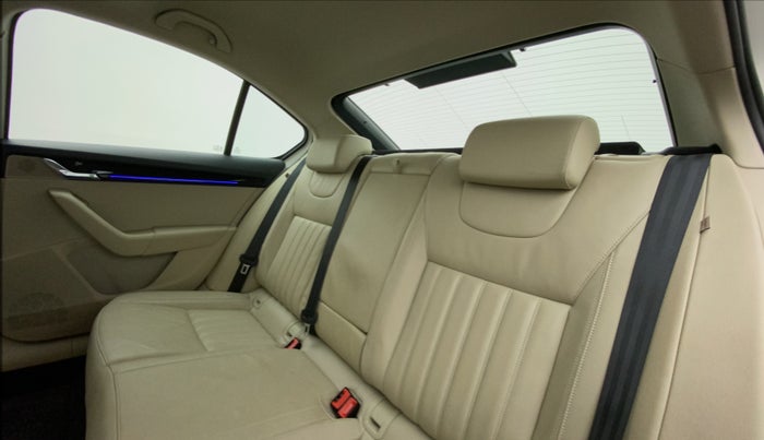 2019 Skoda Octavia L&K 1.8 TSI AT, Petrol, Automatic, 35,897 km, Right Side Rear Door Cabin