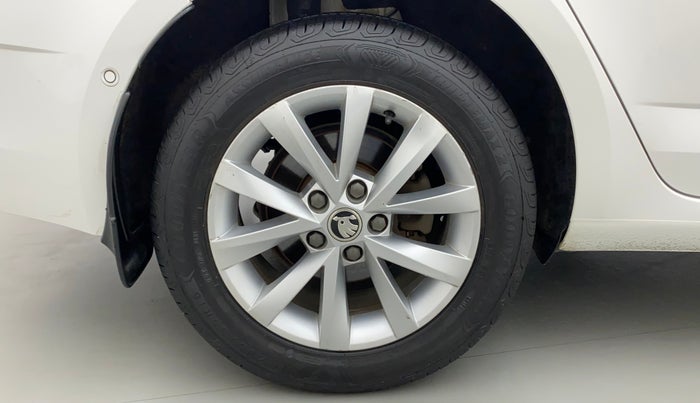 2019 Skoda Octavia L&K 1.8 TSI AT, Petrol, Automatic, 35,897 km, Right Rear Wheel