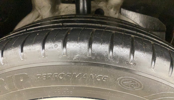 2022 MG HECTOR SHARP 1.5 PETROL CVT, Petrol, Automatic, 28,949 km, Right Front Tyre Tread