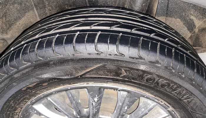 2019 Maruti Ertiga ZXI AT SHVS, Petrol, Automatic, 1,08,314 km, Left Rear Tyre Tread