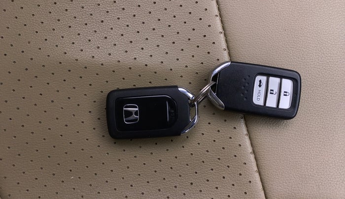 2019 Honda Amaze 1.2L I-VTEC V CVT, Petrol, Automatic, 67,011 km, Key Close Up