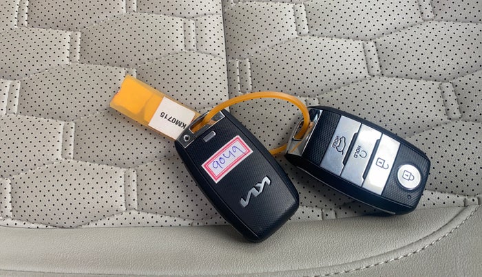 2021 KIA SELTOS HTX 1.5 PETROL, Petrol, Manual, 32,501 km, Key Close Up