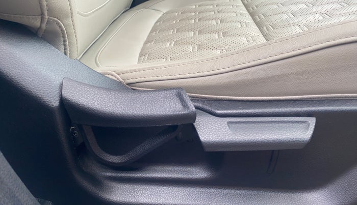 2021 KIA SELTOS HTX 1.5 PETROL, Petrol, Manual, 32,501 km, Driver Side Adjustment Panel