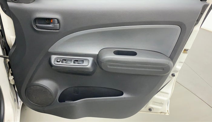 2012 Maruti Ritz LXI, Petrol, Manual, 1,21,307 km, Driver Side Door Panels Control