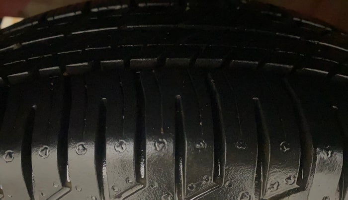 2020 Maruti Swift VXI AMT, Petrol, Automatic, 41,640 km, Left Front Tyre Tread