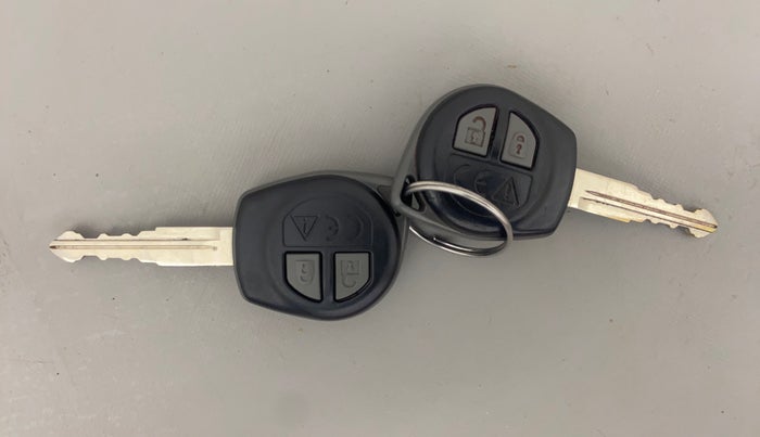 2020 Maruti Swift VXI AMT, Petrol, Automatic, 41,640 km, Key Close Up