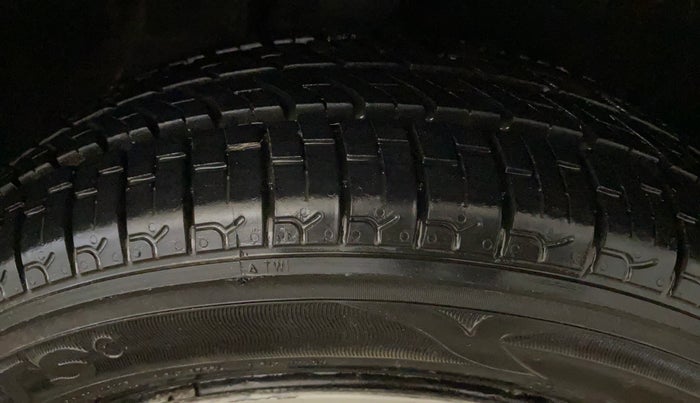 2015 Maruti Alto K10 VXI, Petrol, Manual, 43,145 km, Right Front Tyre Tread